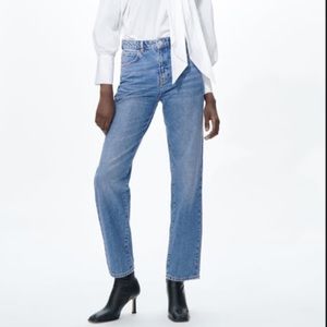 Zara Straight leg high rise jean size 6